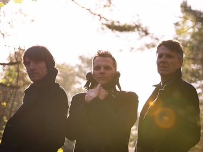Toploader artist photo