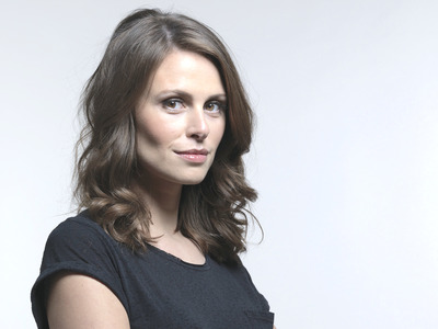 Ellie Taylor artist photo