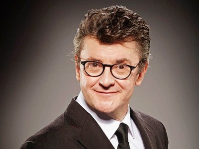 Joe Pasquale artist photo